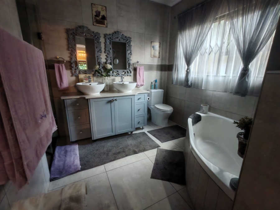 3 Bedroom Property for Sale in Maraldi Estate Free State